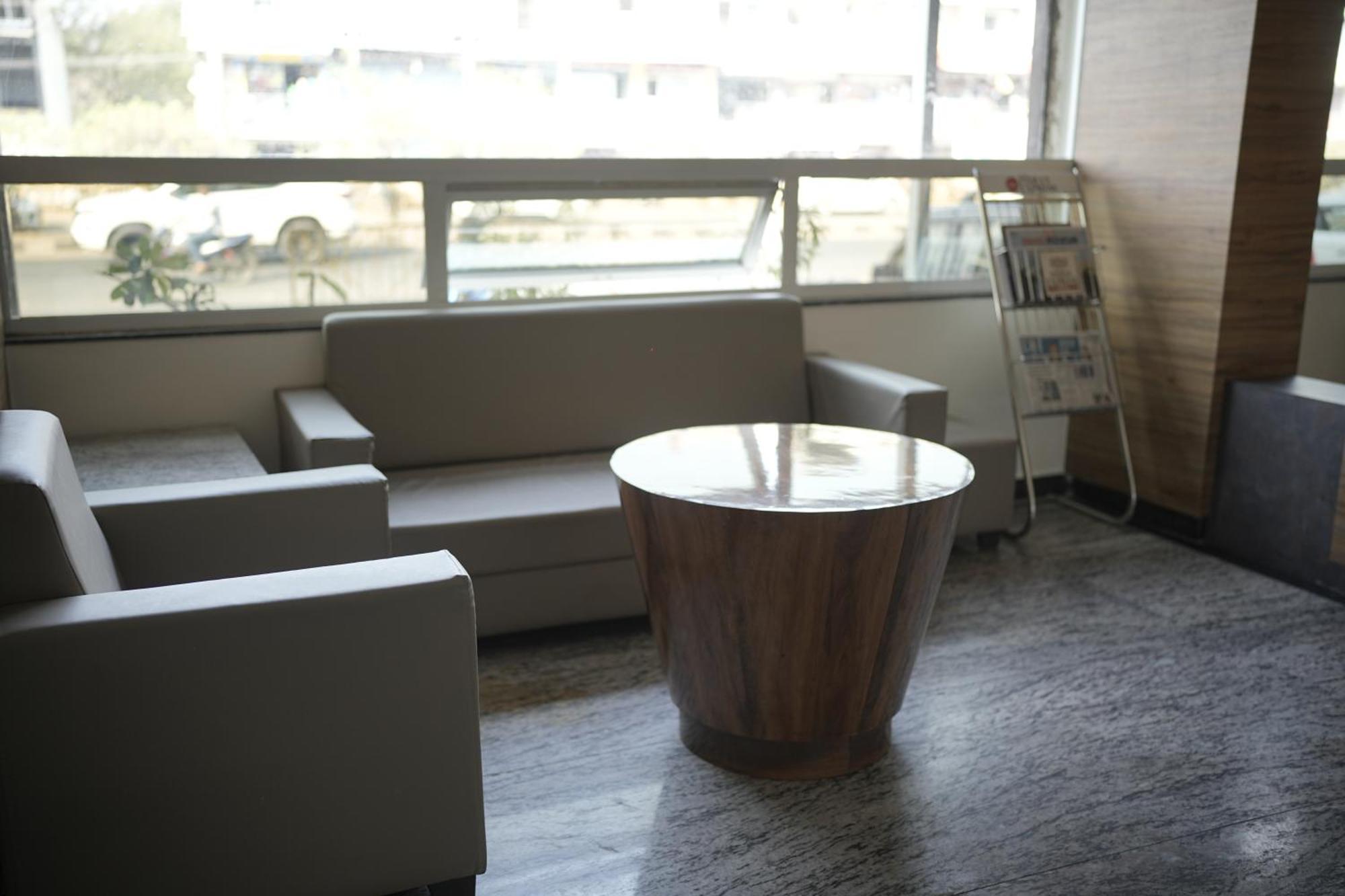 Atharva Hotel Kalaburagi Zewnętrze zdjęcie